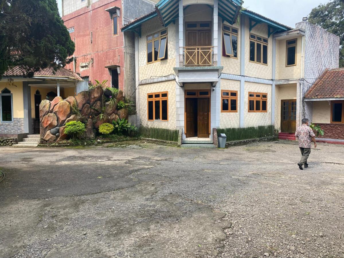 Hotel Puspa Sari Чіатер Екстер'єр фото