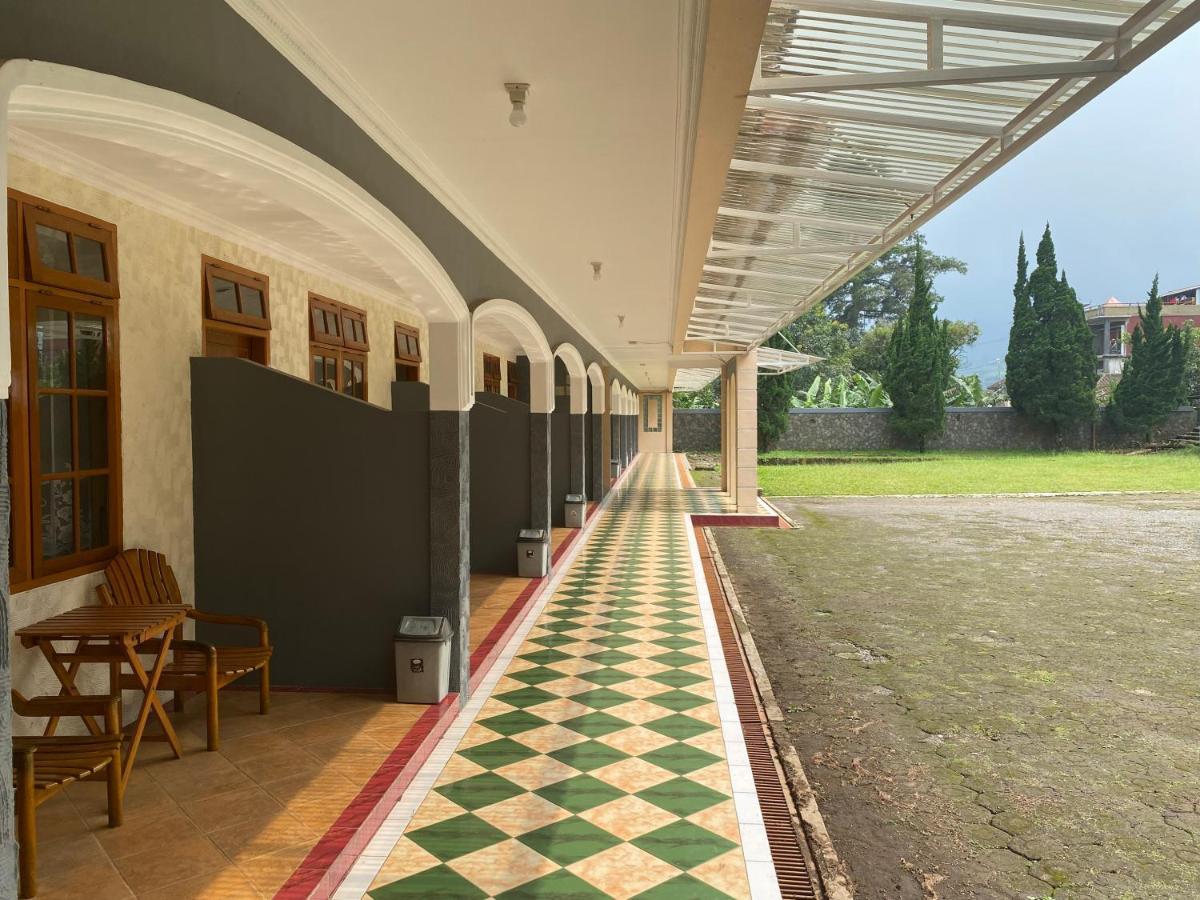 Hotel Puspa Sari Чіатер Екстер'єр фото