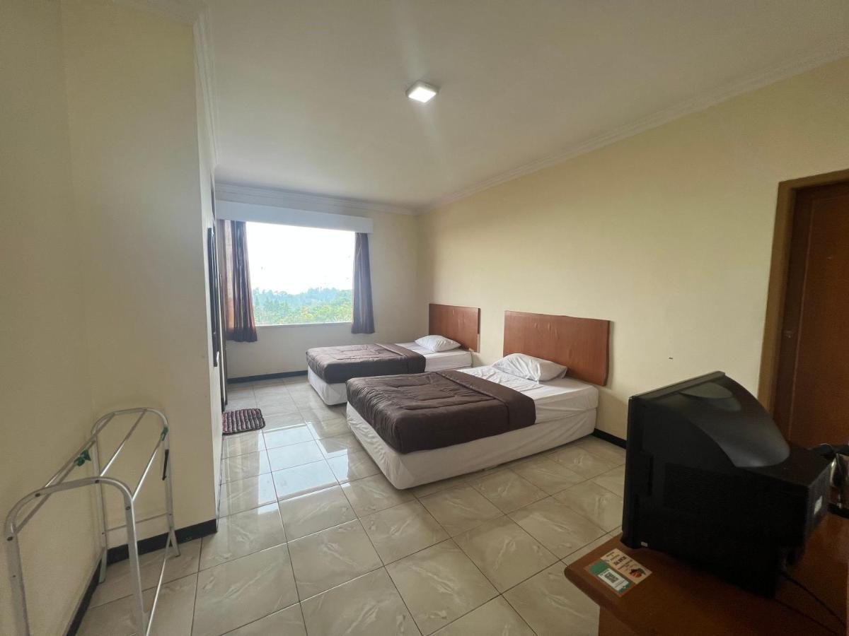 Hotel Puspa Sari Чіатер Екстер'єр фото